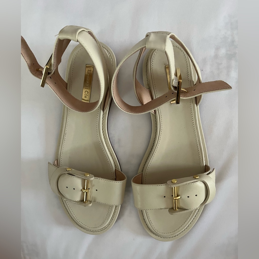 Brand New Louise Et Cie Sandal